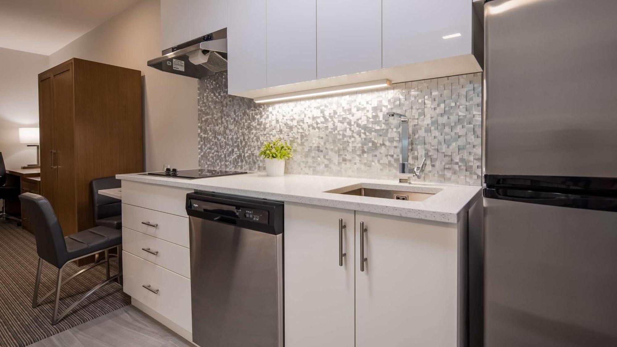 Hotel Executive Residency By Western View North 3*
