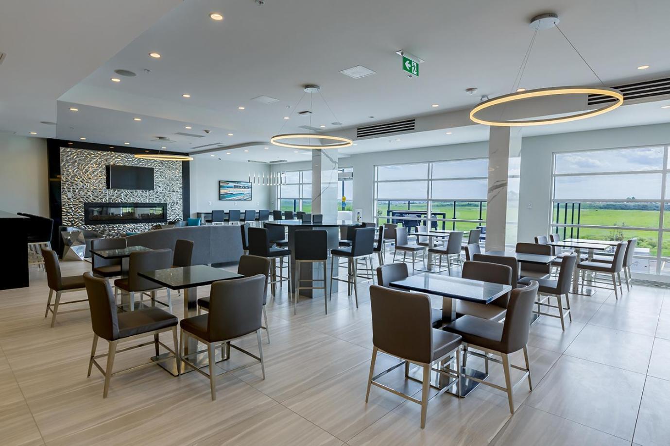 Hotel Executive Residency By Western View North Calgary